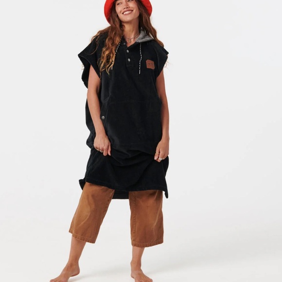 slowtide Jackets & Blazers - Slowtide The Digs Changing Poncho